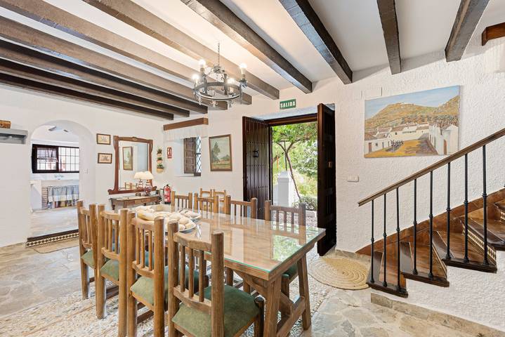 Ferienhaus 'Cortijo Caracate' mit Bergblick, WLAN und Klimaanlage in Archidona, Málaga Provinz
