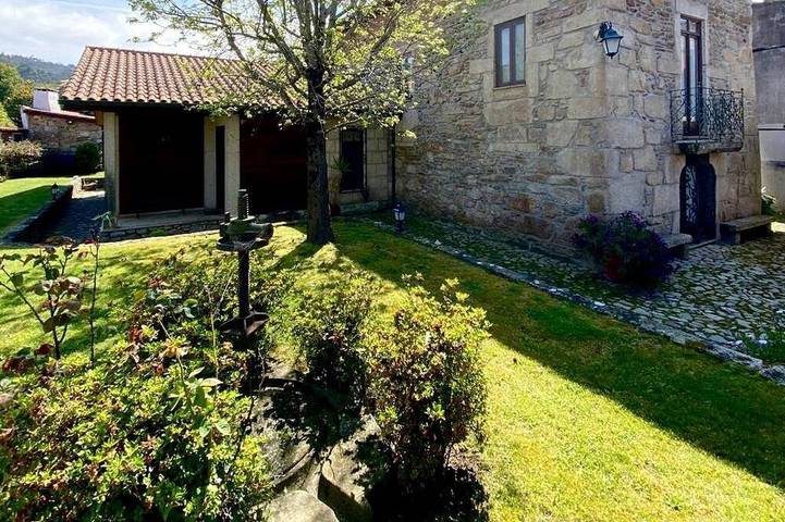 Gîte pour 8 personnes, avec jardin