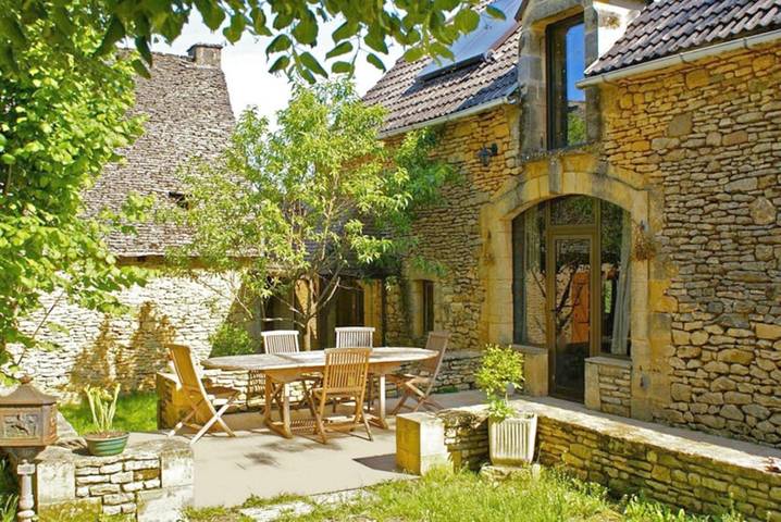 Location de vacances pour 2 personnes, avec Jardin et Vue à Saint-Geniès