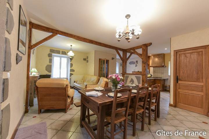 Gîte pour 6 personnes, avec terrasse, animaux acceptés à Saint-Nectaire - 3