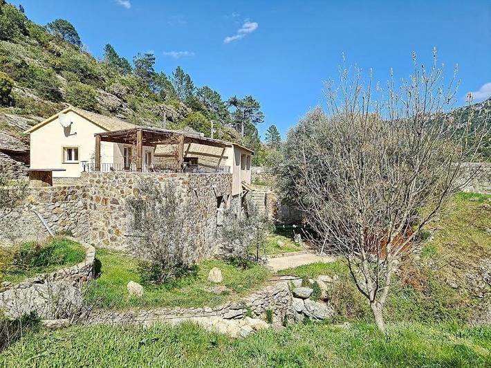 Chambre d’hôte pour 2 personnes, avec Terrasse ainsi que Jardin et Vue à Calacuccia
