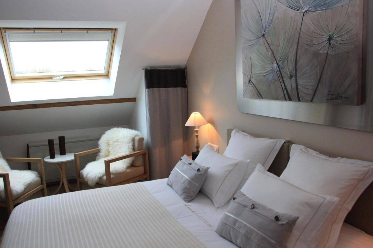 Large room with double bed or twin beds in Steenvoorde, Région de Dunkerque