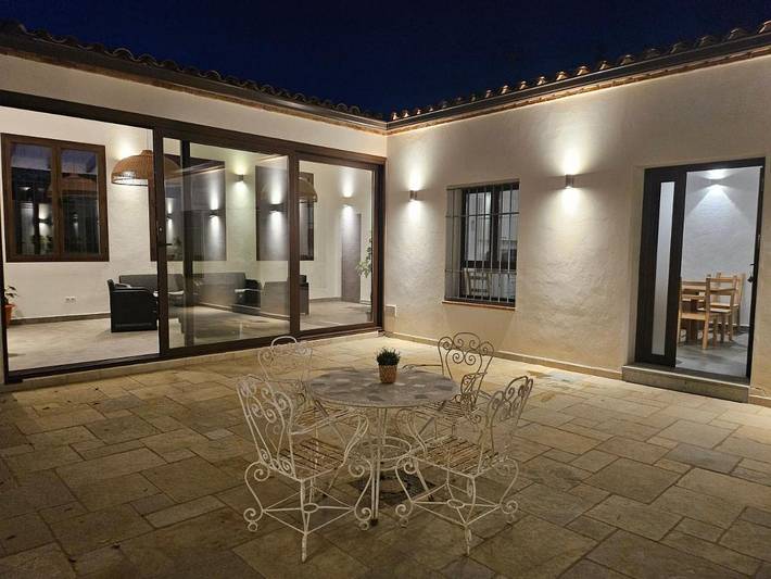 Casa rural para 8 personas, con jardín y piscina, Se admiten mascotas en Cortelazor - 2