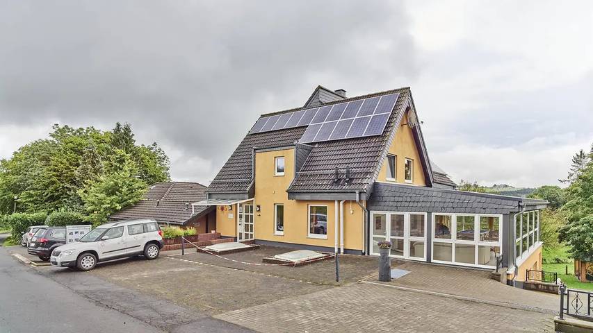 Ferienwohnung für 10 Personen, mit Garten und Sauna sowie Balkon in Hellenthal - 3
