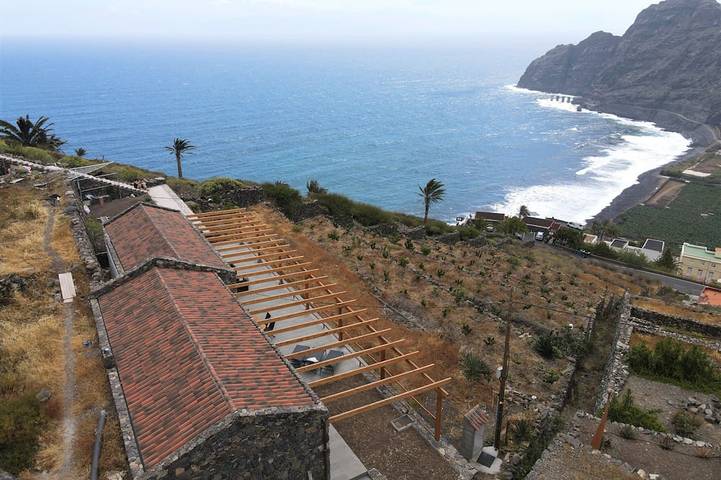 Casa rural para 4 personas, con terraza y jardín en Hermigua