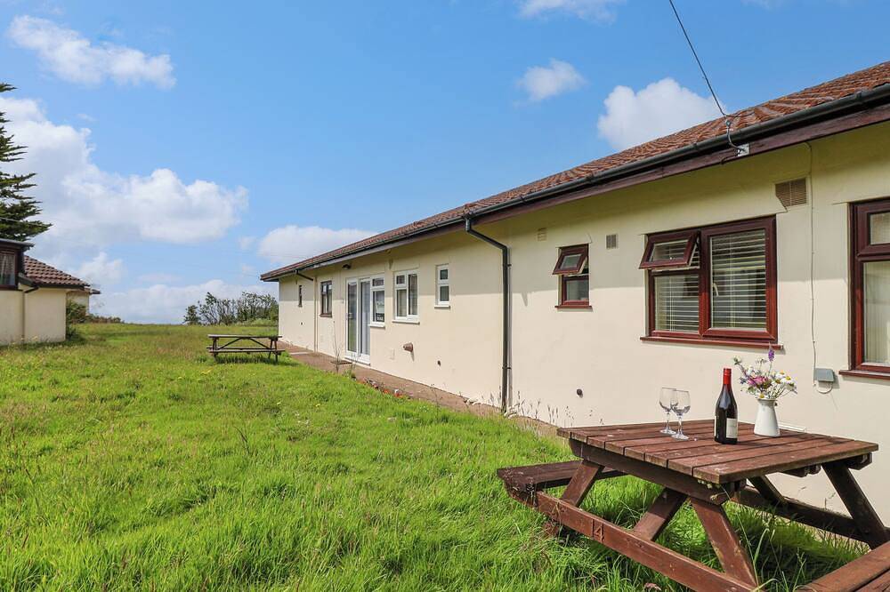Seaweed, pet friendly, with a garden in Sidmouth in Branscombe, Devon