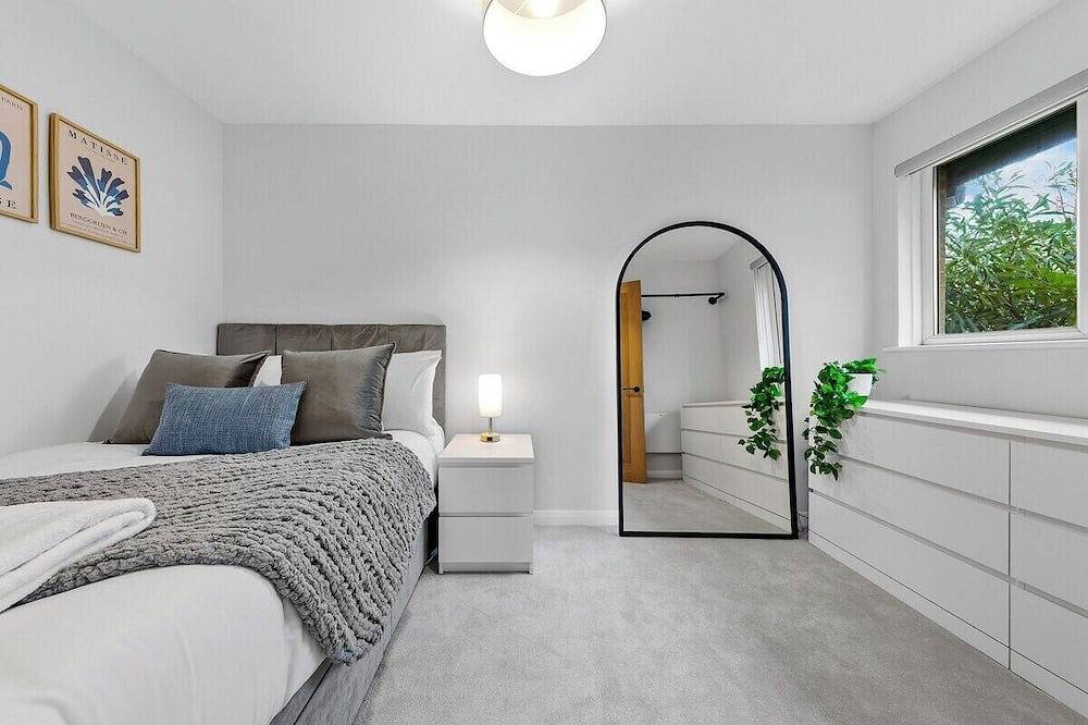 2Br • New Listing Discount • Free Parking in Crawley, Sussex de l'Ouest