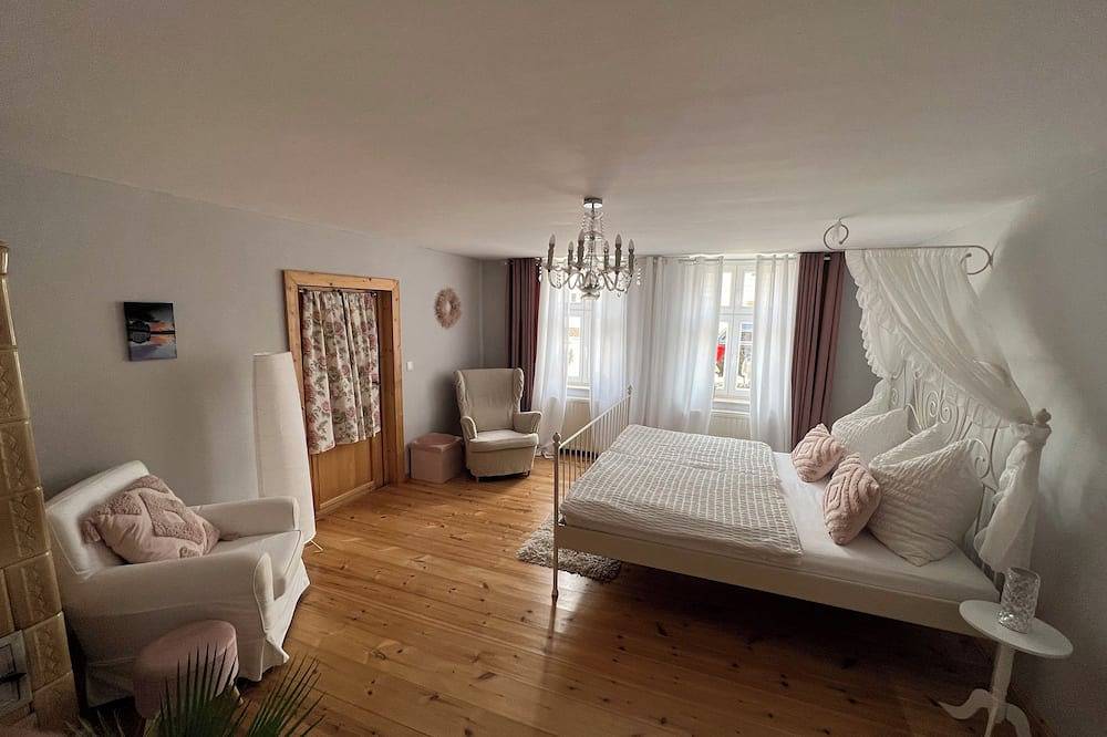 Appartement entier, Romantische Ferienwohnung im Herzen von Rheinsberg in See und Schloss Nähe in Rheinsberger See, Rheinsberg