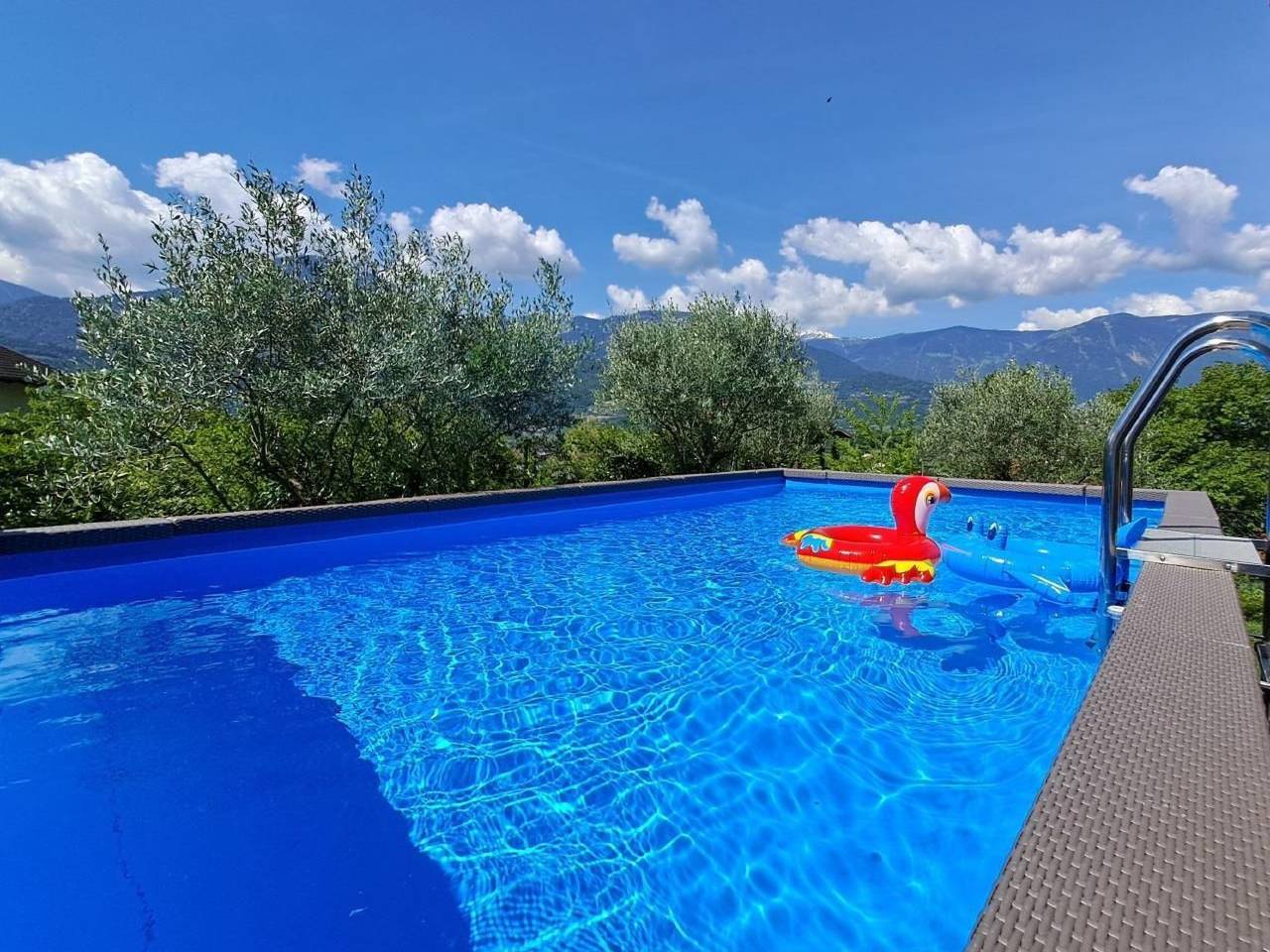 Ganze Wohnung, Fewo mit Pool, Sauna und Whirlpool in Burgstall, Sarntaler Alpen
