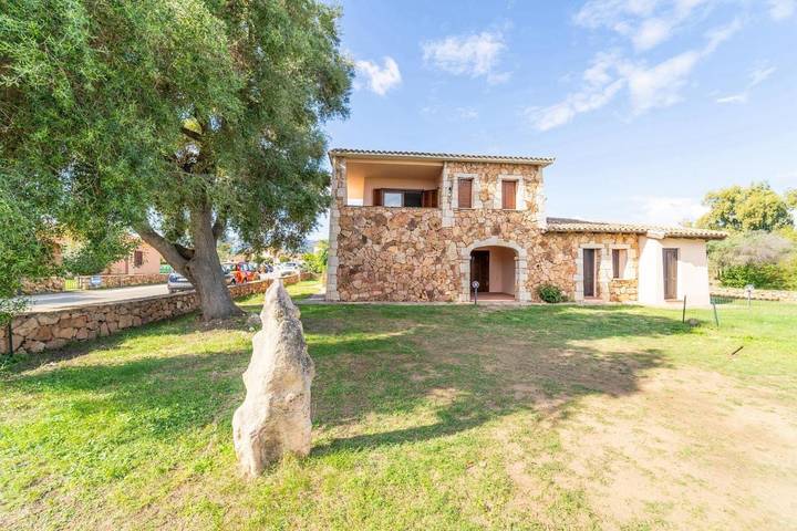 Apartahotel para 6 personas, con terraza y jardín, Se admiten mascotas en Cerdeña