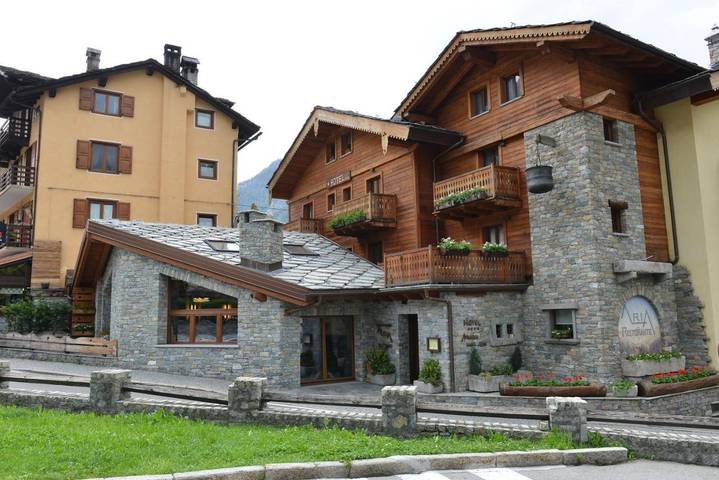 Hôtel pour 2 personnes, avec sauna et balcon ainsi que piscine et vue