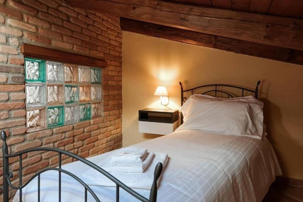 La Cantinella Country House La Morra: Apartment wing of the farmhouse in La Morra, Langhe