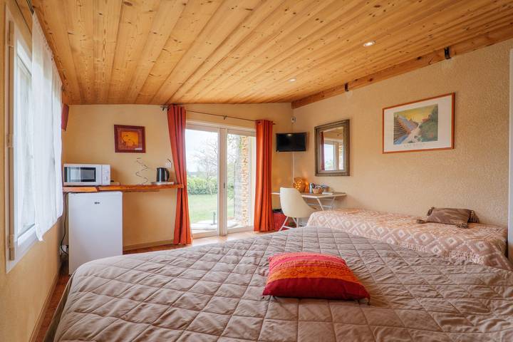 Location de vacances pour 3 personnes, avec jardin dans Privas - 2