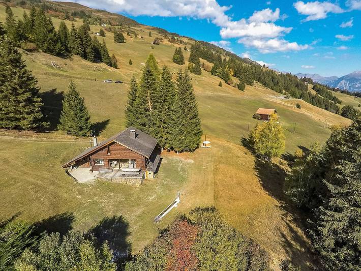 Ferienhaus für 6 Personen, mit Whirlpool und Sauna sowie Garten in der Schweiz