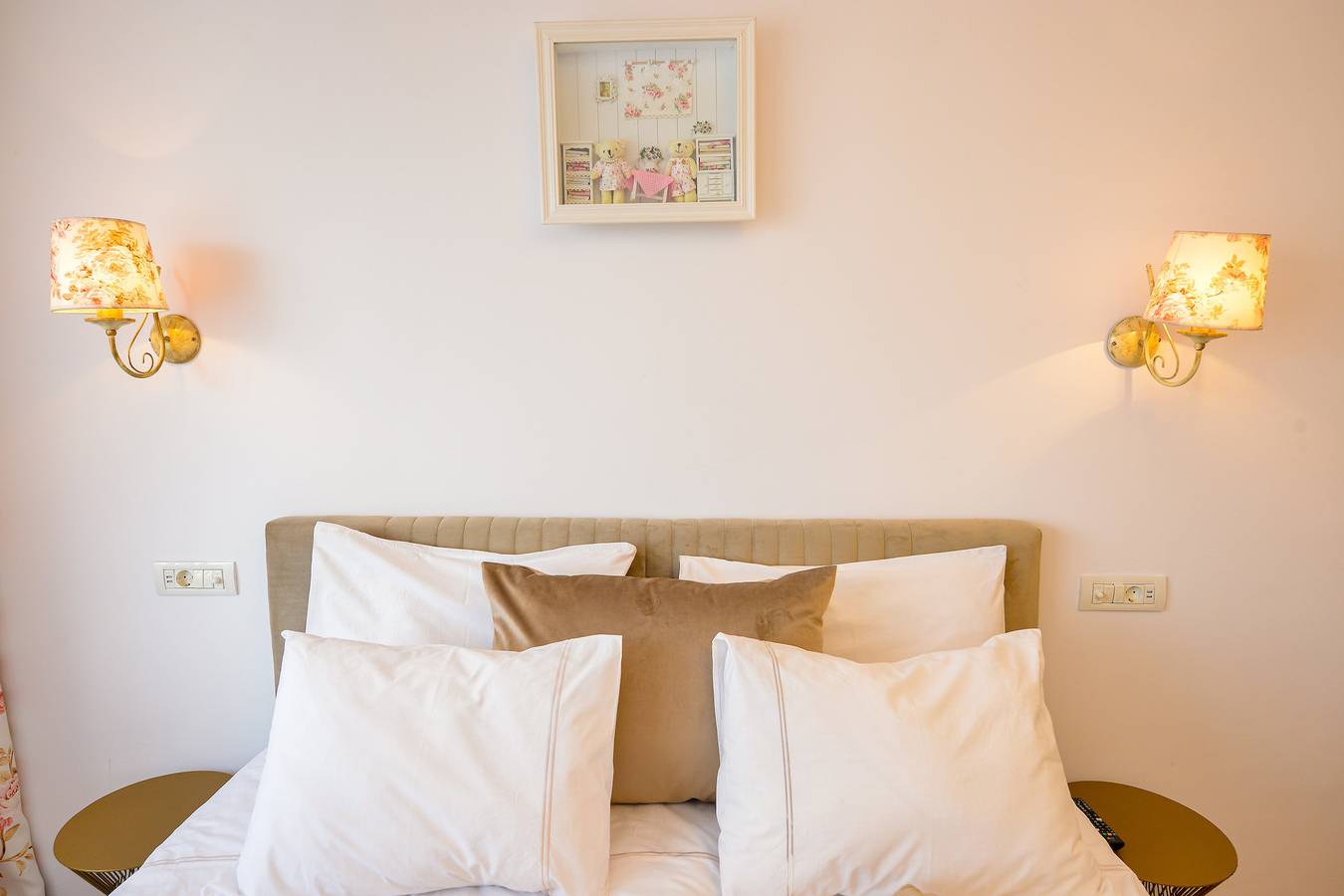 Entire studio, Tres Chic Studio – Elegant Retreat on Calea Victoriei – City Center in Bucharest, Walachia