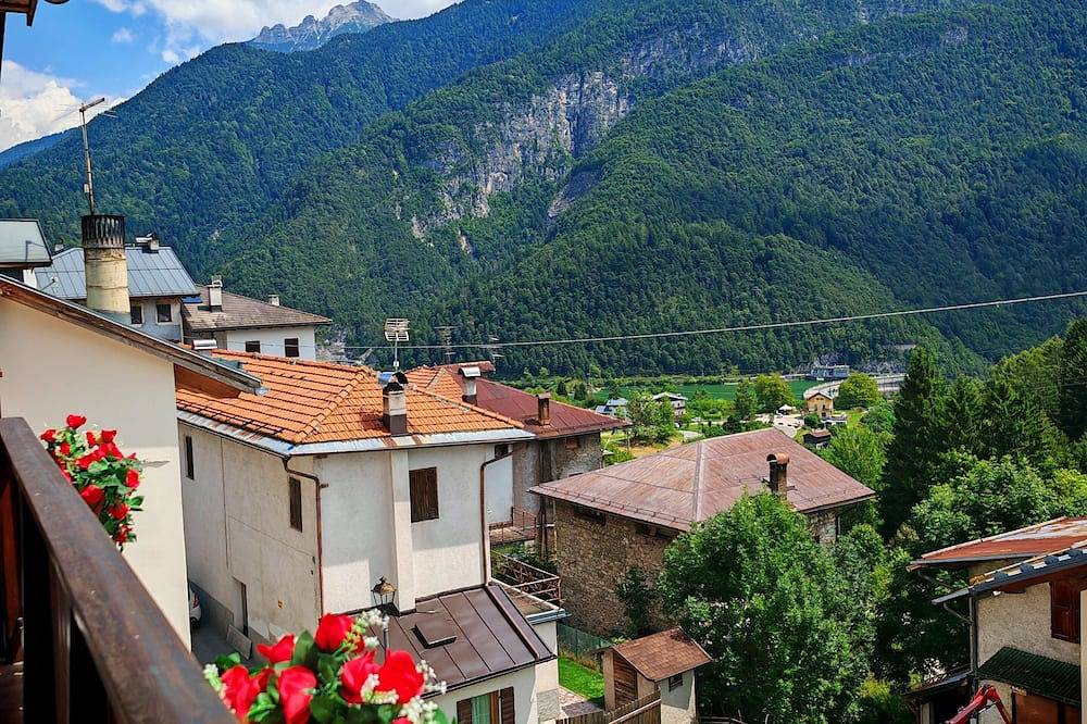 Ganze Wohnung, Rium Dolomiti - Lake View Apartment near Cortina in Pieve di Cadore, Östliche Dolomiten