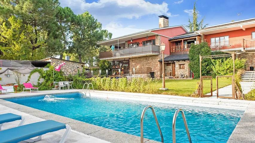 Casa de vacaciones para 9 personas, con jardín además de jacuzzi y piscina - 1