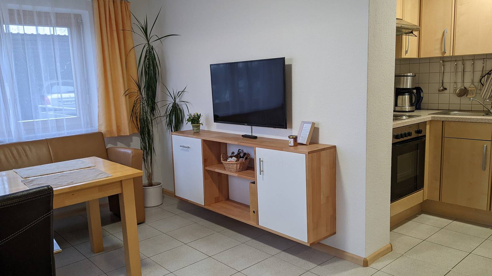 Appartamento intero, Appartamento '3, 37 mq' con vista sulle montagne, Wi-Fi e aria condizionata in Waltershofen, Friburgo