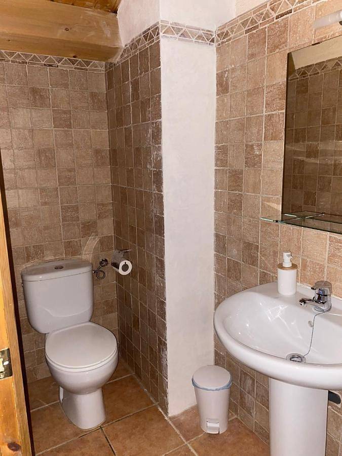 Albergue para 2 personas, con Terraza además de Jardín y Piscina en Solsonés - 4