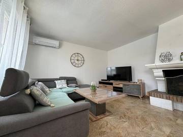 Location de vacances pour 6 personnes, avec piscine et terrasse à Saint-Estève