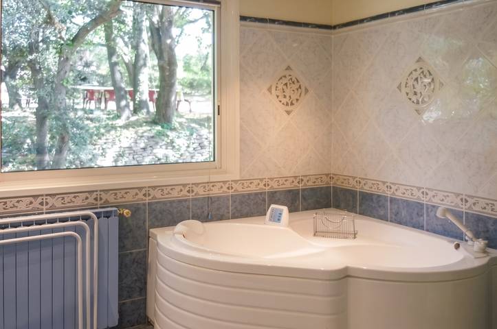 Amplia villa en Vaison-la-Romaine con piscina privada in Vaison-la-Romaine, Parque natural regional del Mont Ventoux