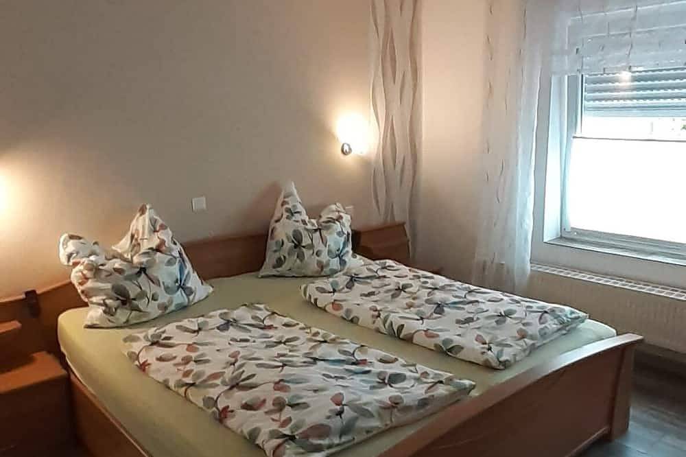 Ganze Wohnung, \"Moor&Meer\" Komfort-Fewo mitterrasse , Garten, rollstuhlgerecht, Hund willkommen in Wiesmoor, Landkreis Aurich