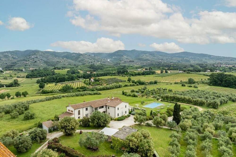 Spacious 10-bedroom villa in awesome Vinci with Ac in Vinci, Florence Province