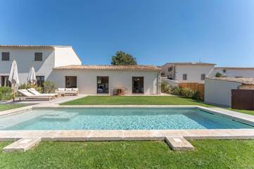 Cottage pour 2 personnes, avec piscine ainsi que jardin et vue à Mane