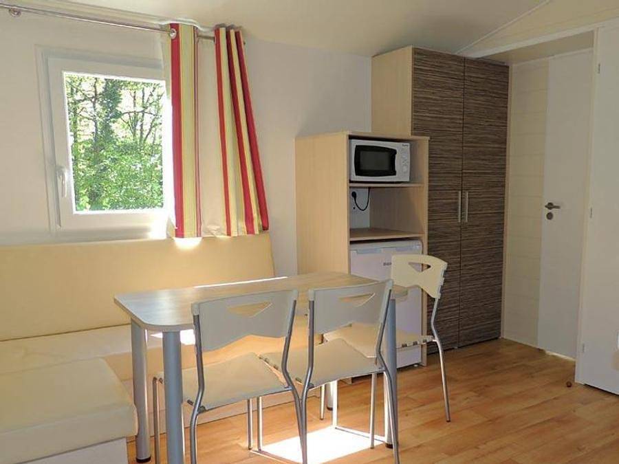 Camping Pommeraie - Mobilhome 4 personnes - Elstar in Vic-sur-Cère, Région d'Aurillac
