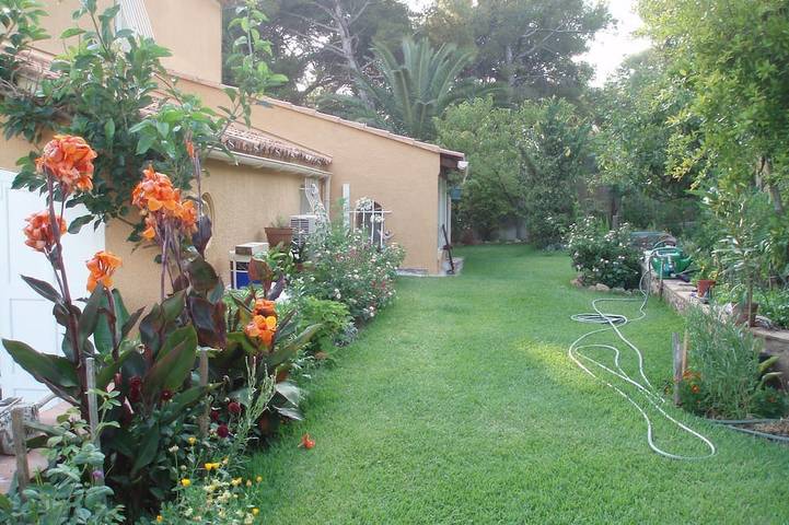 Gîte pour 3 personnes, avec balcon et jardin, animaux acceptés dans Plage de l'Almanarre