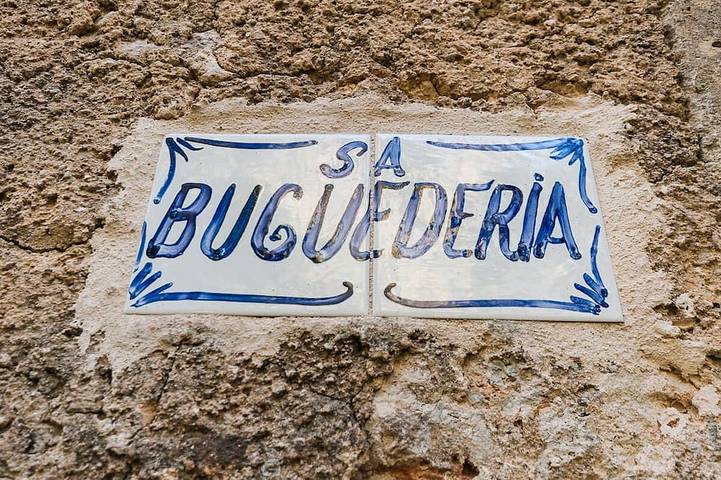 Entire apartment, Authentic apartment in Sineu, Majorca Center