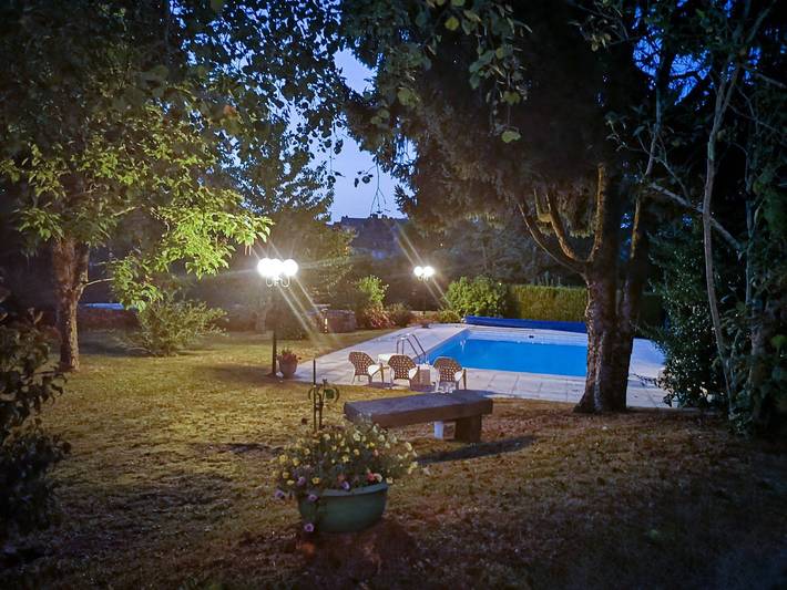 Location de vacances pour 11 personnes, avec Terrasse et Piscine à Argentat - 4