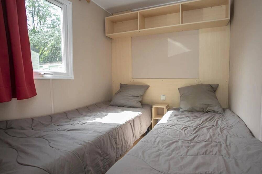 Camping 4 étoiles - Piscine - ccbeecg in Foix, Ariège