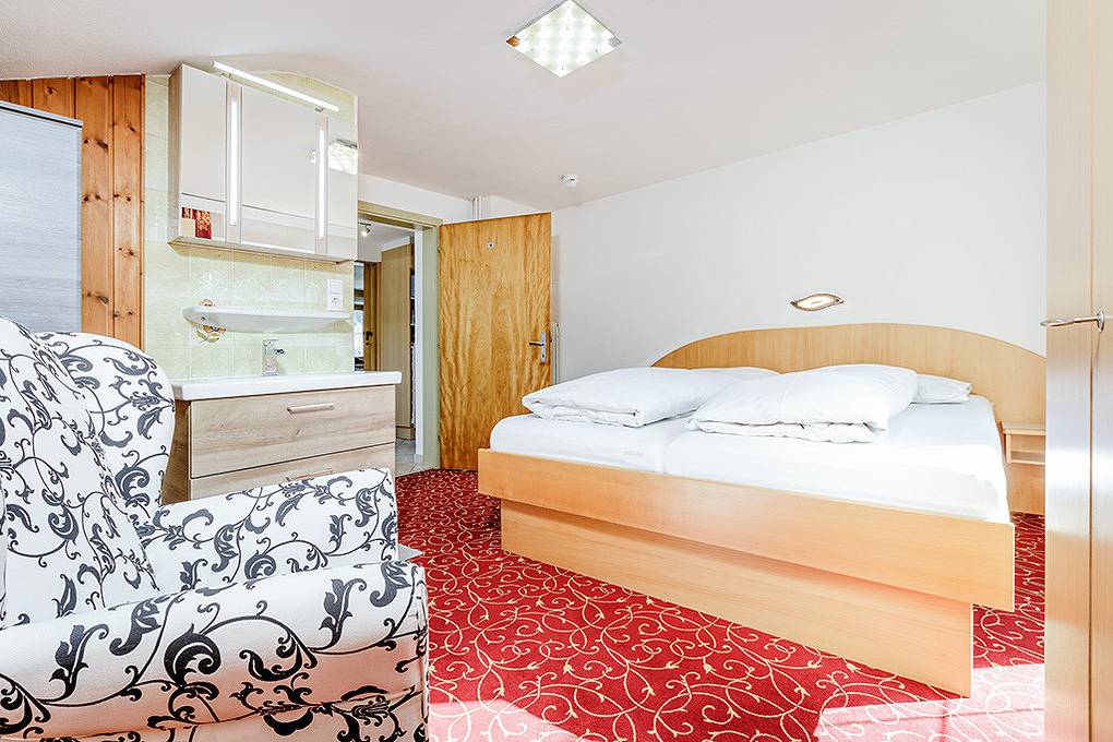 Ganze Ferienwohnung, Herberge Aulon, 2 Etage, App 2 in Stubaier Alpen, Umhausen