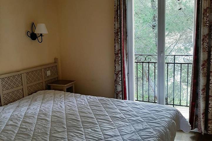 Villa 4/6p Avec 2 Chambres in Mallemort, Region de Arles