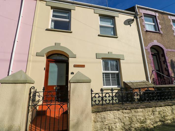 Gîte pour 8 personnes, avec jardin, animaux acceptés à Tenby - 2