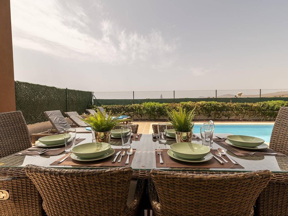 Lightbooking Pueblo Majorero piscina climatizada Jove 10 in Antigua, Fuerteventura