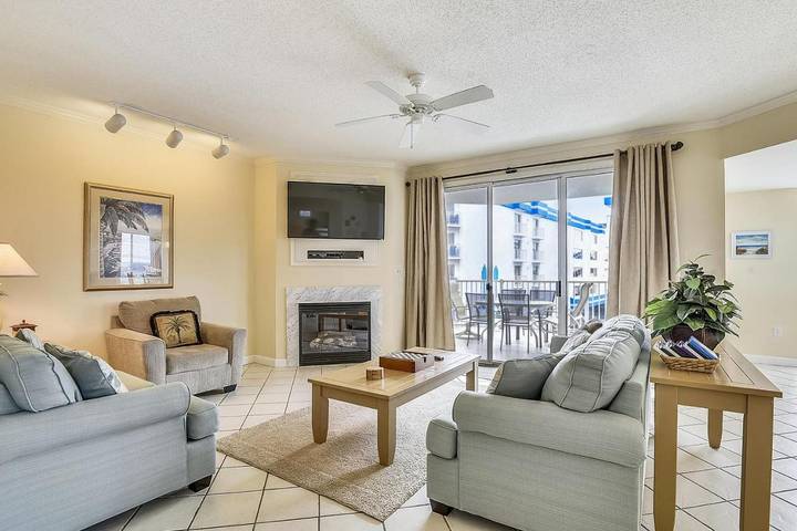 Ferienhaus für 8 Personen, mit Balkon und Pool sowie Whirlpool - 1