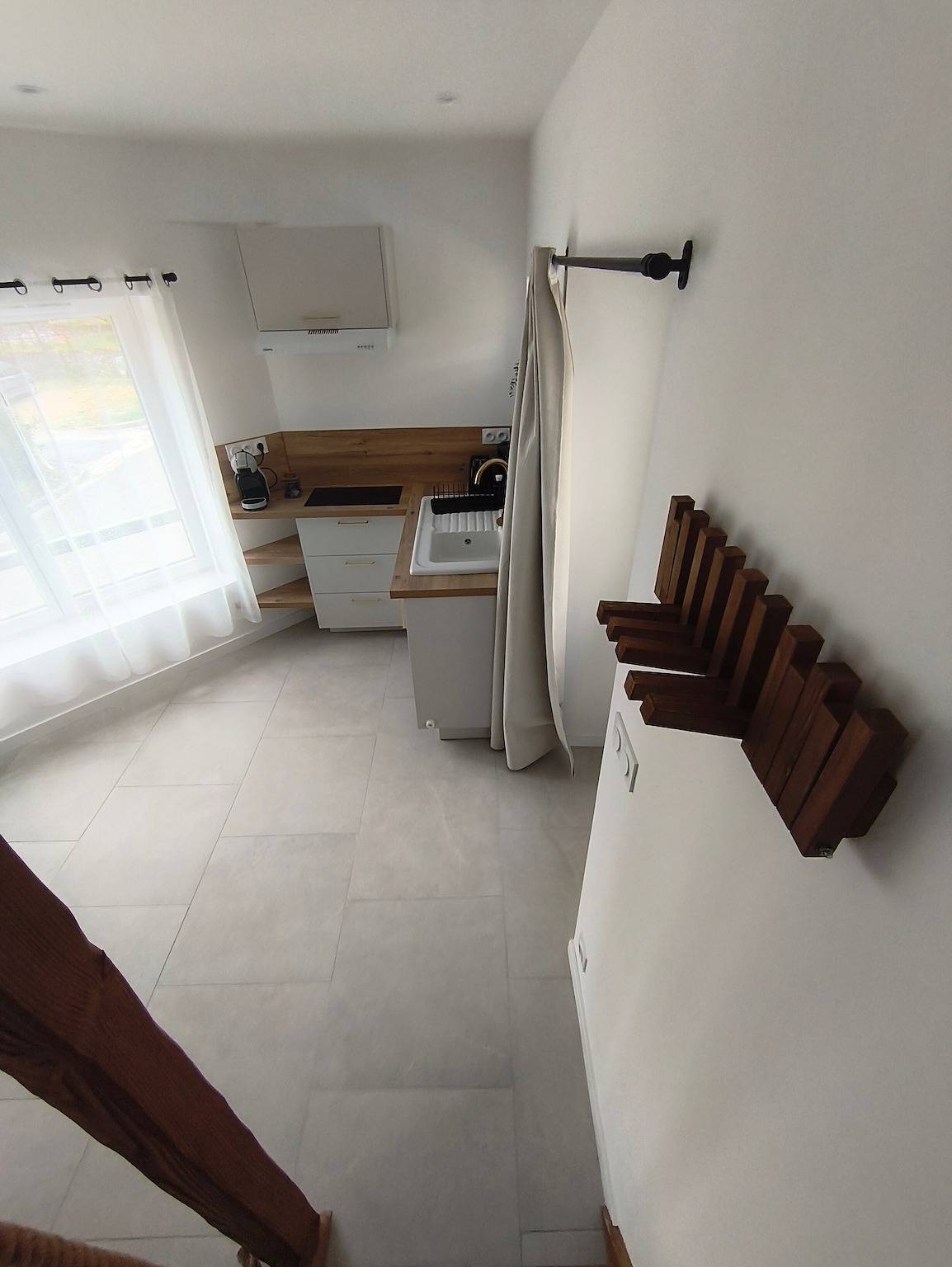 Appartement entier, Gite "La Glycine" 2 personnes avec piscine accessible et chauffée de mi mai à septembre in Veuves, Région de Blois