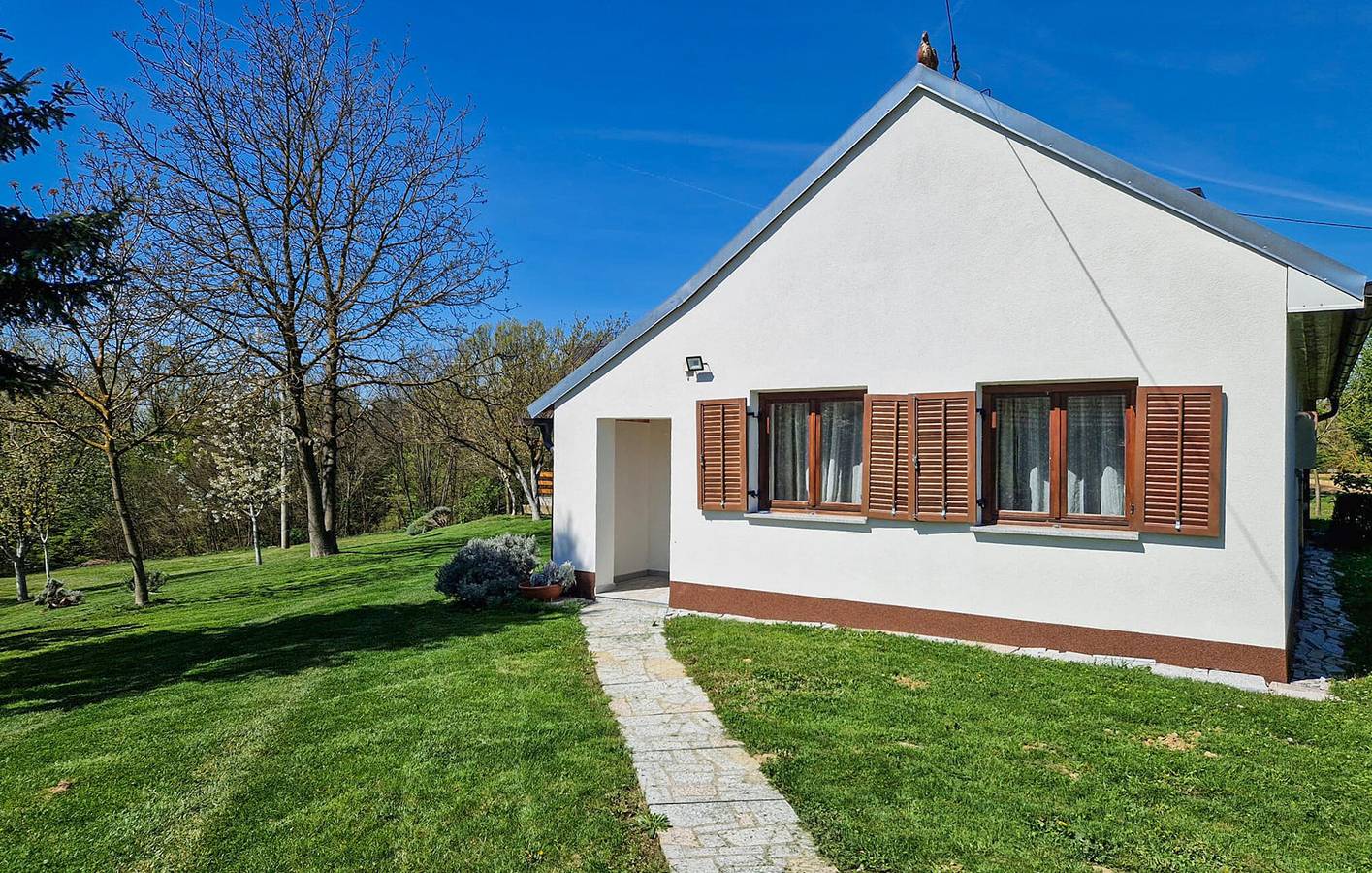 Gezellig appartement met 2 slaapkamers, wifi, airconditioning, terras en parkeerplaats in Bjelovar-Bilogora