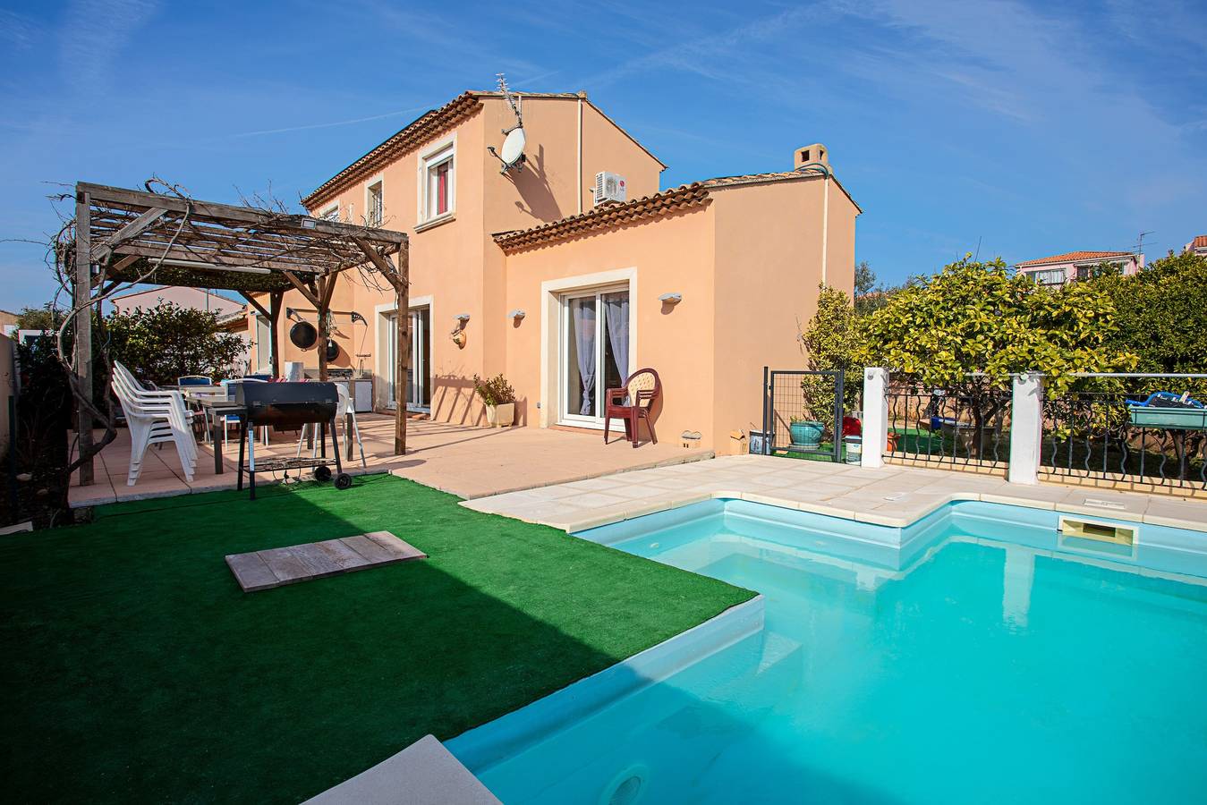 Villa voor 8 Personen in La Londe-les-Maures, Toulon regio