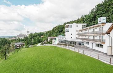 Hôtel pour 3 personnes, avec terrasse ainsi que vue et sauna, animaux acceptés à Schlierbach