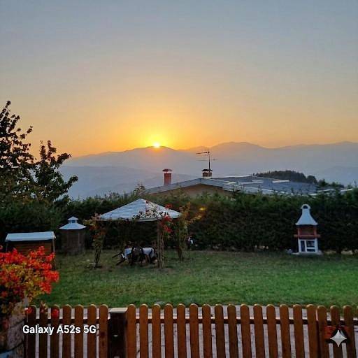 Gîte pour 4 personnes, avec Balcon et Terrasse ainsi que Jardin et Vue à Fai della Paganella