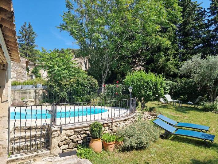Maison de vacances pour 4 personnes, avec jardin ainsi que vue et piscine