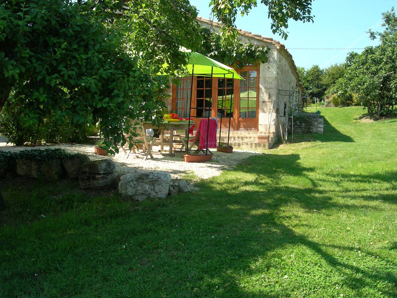 Cottage Rembrandt – Sleeps 5 in Saint-Antoine-de-Breuilh, Périgord Pourpre