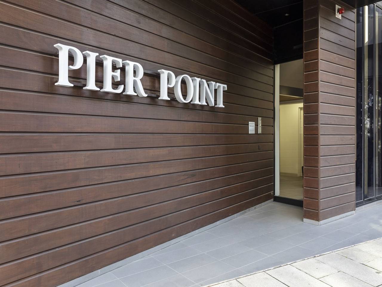 Entire apartment, Oceanfront 2-Bed With Balcony & Study Nook in Geelong, Greater Geelong City