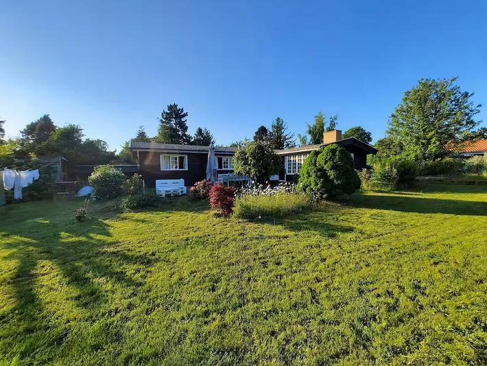 Ferieudlejning for 6 personer, med Have i Kirke Hyllinge