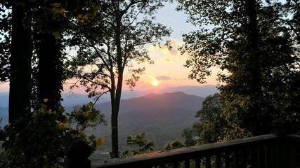 Log Cabin for 5 Guests in Fontana Lake, Swain County, Picture 3