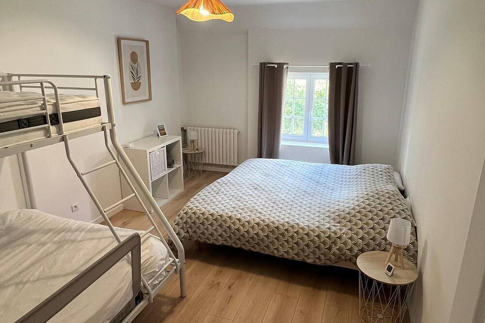Grande maison avec piscine – 13 couchages, 25 convives – proche Paris in Rebais, Seine-et-Marne