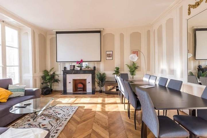 Location de vacances pour 24 personnes, avec terrasse à Le Mans